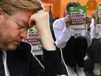 Rusya'nın tek savaş karşıtı partisinin seçime katılmasına önce izin, sonra yasak