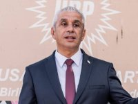 UBP anketlerde dökülüyor! Taçoy anketlere kızdı!