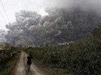 Endonezya'da yanardağ dehşeti