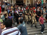 Darbe karşıtlarına 15 gün tutukluluk kararı