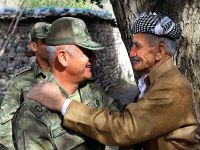 Hakkari'de Mehmetçik-halk kardeşliği