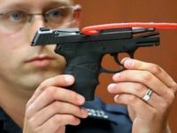 Cinayet silahı açık arttırmada satıldı!