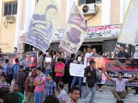 Genç kızların serbest bırakılmasını istediler