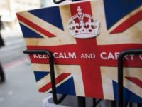 Moody's İngiltere'nin kredi notu görünümünü düşürdü