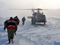 Donmak üzere olan kaçakları Mehmetçik kurtardı