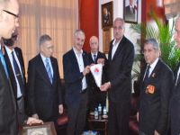 Girne Belediyesi'ne anlamlı ziyaret...