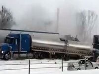 ABD'de 200 araç birbirine girdi (Video Haber)