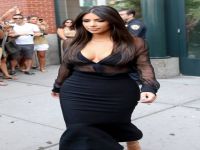 Kardashian, Eski aşkıyla komşu oluyor