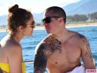 Jennifer Lopez travesti ile aldatıldı