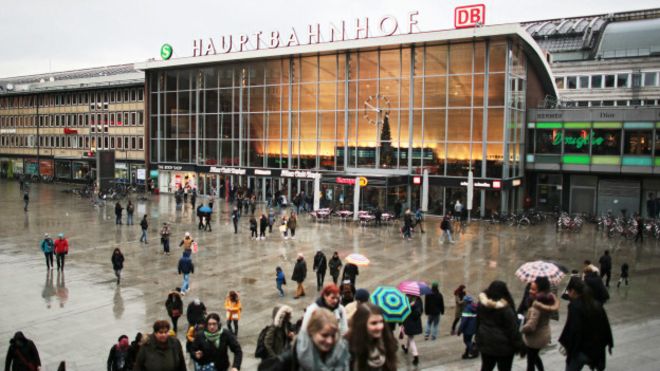 160105110447_cologne_train_station_624x351_epa_nocredit-(1).jpg