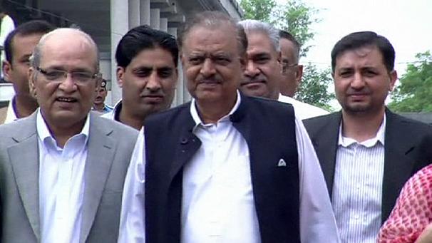 606x341_233886_pakistanin-yeni-cumhurbaskani-memnu[1]