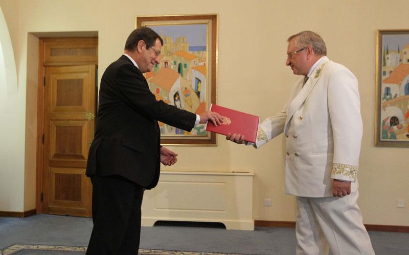 neos-presvis-tis-rosias-stin-kypro[1]