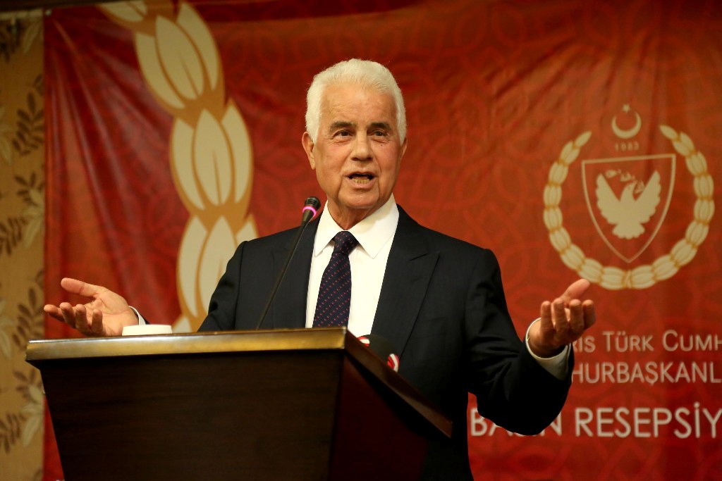 GÜNÜN RESMİ:&nbsp;Özgül Gürkut:”Cumhurbaşkanı Eroğlu'nun basına yeni yıl resepsiyonundayız. Eroğlu Nisan 2015 seçiminde son kez aday olduğunu söyledi “