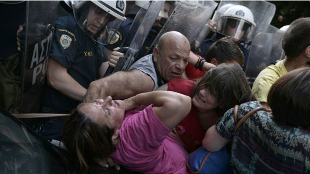 150115112543_greece_protest_1_624x351_bbc_nocredit