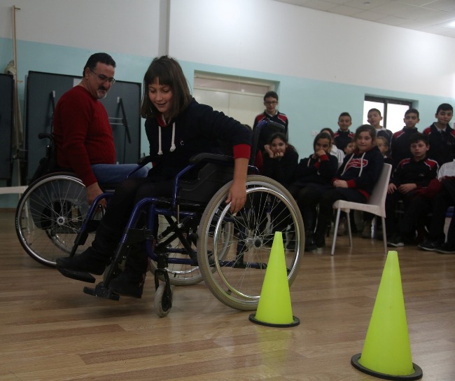 Engelsiz Yaşam Seminerleri_girne amerian koleji görseller (6)