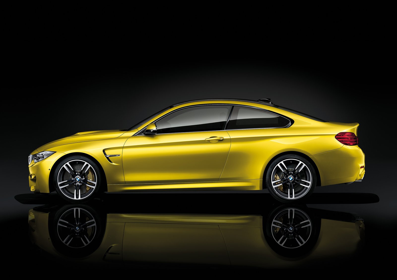 BMW-M4_Coupe_2015_1600x1200_wallpaper_60