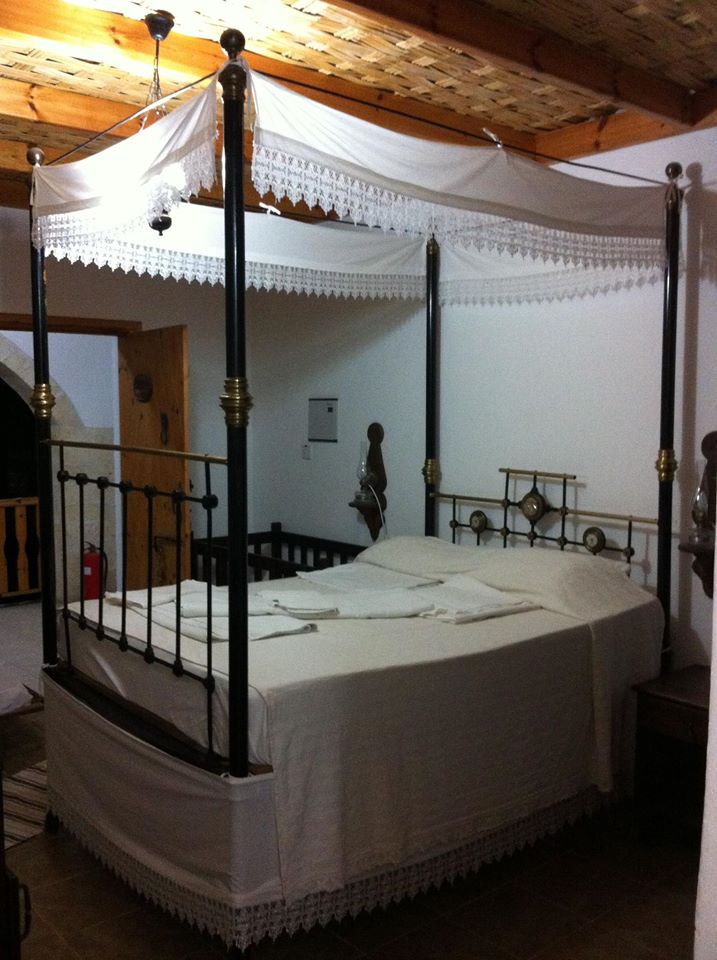 775755_326614877440384_1239073411_o