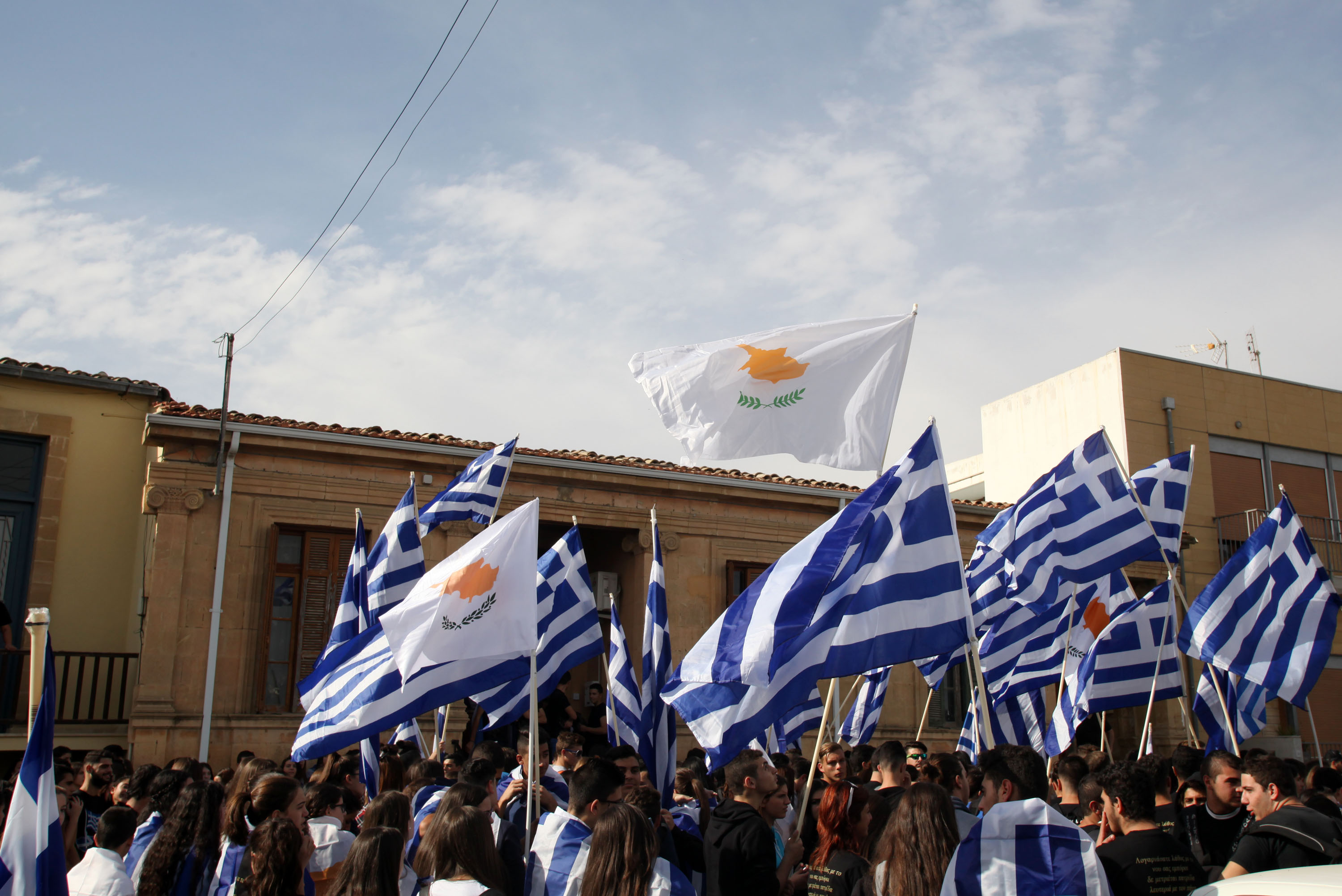 Güney Lefkoşa’da üç ayrı yerde eylem gerçekleştiren yaşları 15-19 arasında olan Rum gençler, Kıbrıslı Türk’lere çeşitli saldırılarda bulundu, Detay Gazetesi, Detay, Kıbrıs, Gazete, Kıbrıs Gazeteleri, Kıbrıs Gazetesi, Manşet