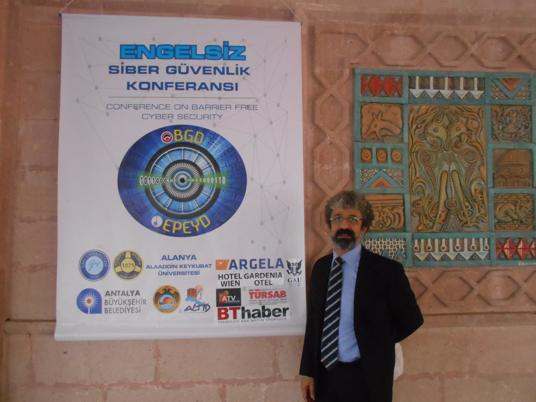 Prof. Dr. Ulvi Keser “Siber Güvenlik, Silah Sistemleri ve Savunma Sanayii konulu müthiş bir organizasyondu” diyerek kongrenin bir sonraki ayağının KKTC’de yapılması yönünde çalışmaların devam ettiğini vurguladı.