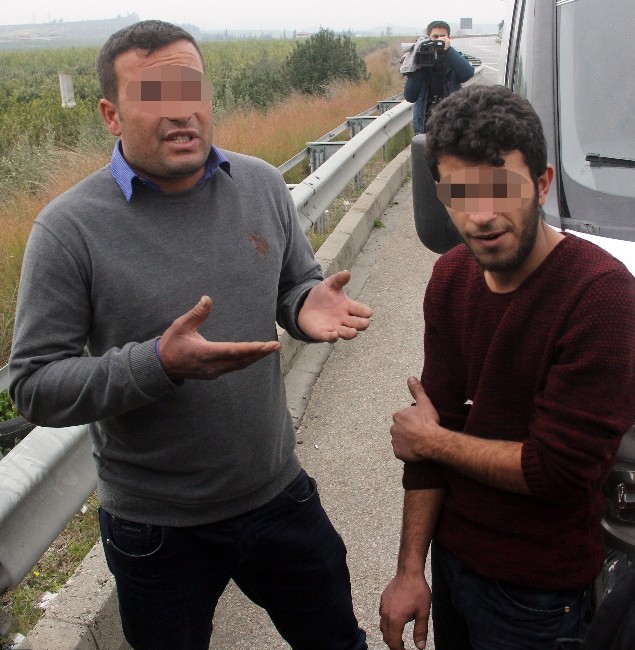 MUSA E. (SAĞDAKİ) VE CİHANGİR T. (SOLDAKİ), KADINLARA 11 BİN 100 LİRA KAPTIRDI. (FATİH KEÇE/ADANA-İHA)