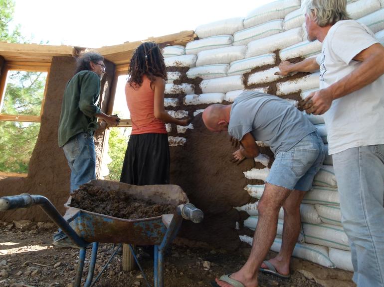 56b5e52267b0a93390b81f4a