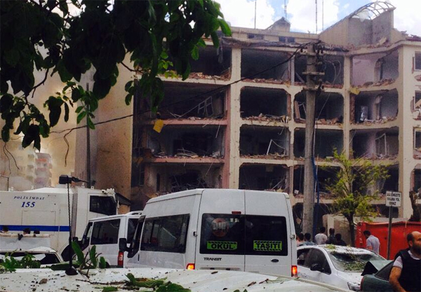 mardin-midyat-bombali-saldiri-son-dakika-haberler3png.jpg mardin-midyat-bombali-saldiri-son-dakika-haberler3png.jpg