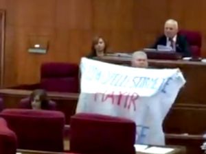 Mehmet Çakıcı'nın Meclisteki eylemi